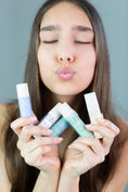 Bild in Galerie-Betrachter laden, LALALIPS Lippenpflege - PANTHENOL & ALGE
